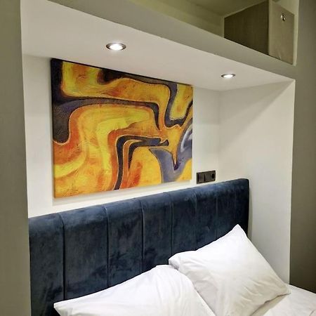 Faronita - Luxury Apt In The Heart Of Каламата Екстериор снимка