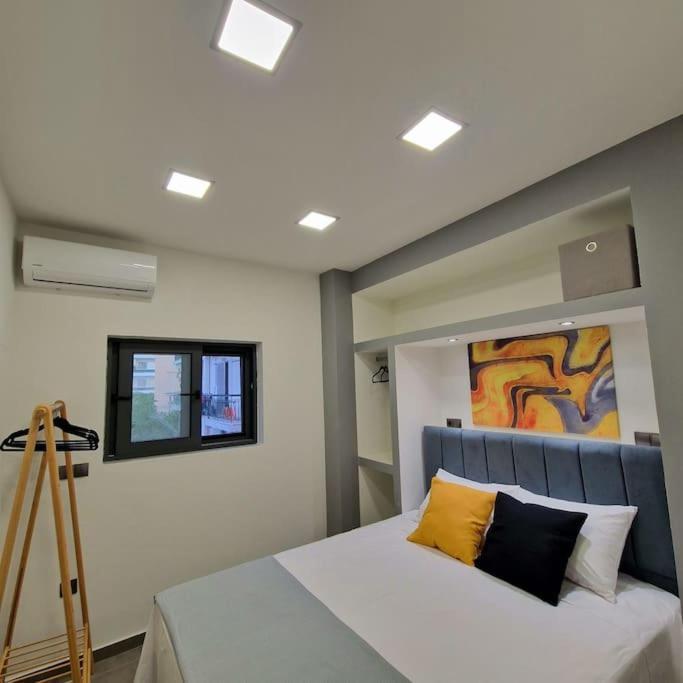 Faronita - Luxury Apt In The Heart Of Каламата Екстериор снимка