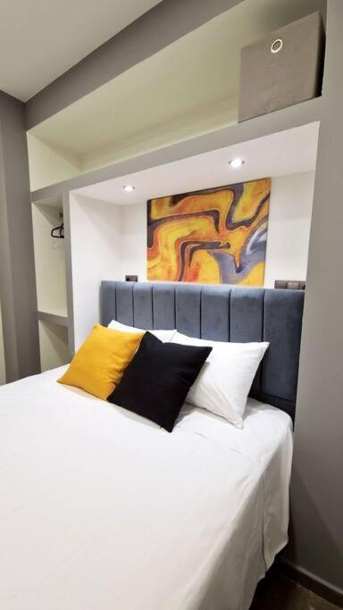 Faronita - Luxury Apt In The Heart Of Каламата Екстериор снимка