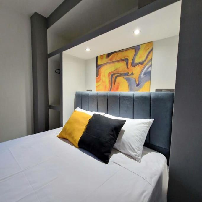 Faronita - Luxury Apt In The Heart Of Каламата Екстериор снимка
