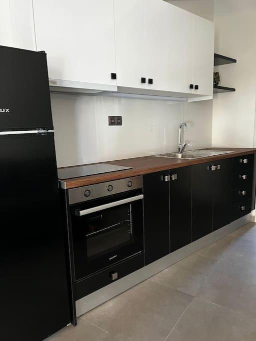 Faronita - Luxury Apt In The Heart Of Каламата Екстериор снимка