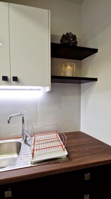 Faronita - Luxury Apt In The Heart Of Каламата Екстериор снимка